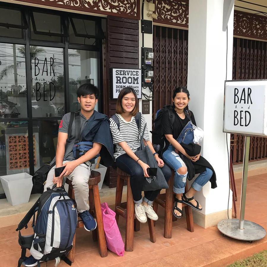 Barandbed Urt Vandrerhjem Surat Thani Eksteriør bilde