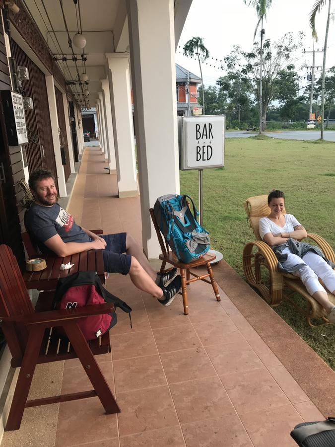 Barandbed Urt Vandrerhjem Surat Thani Eksteriør bilde