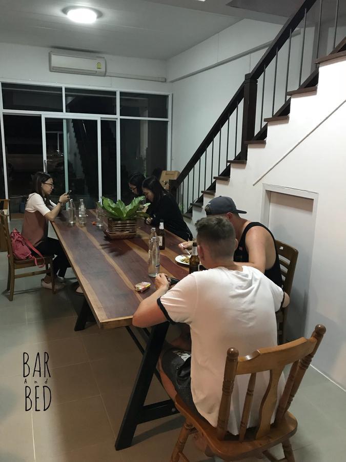 Barandbed Urt Vandrerhjem Surat Thani Eksteriør bilde