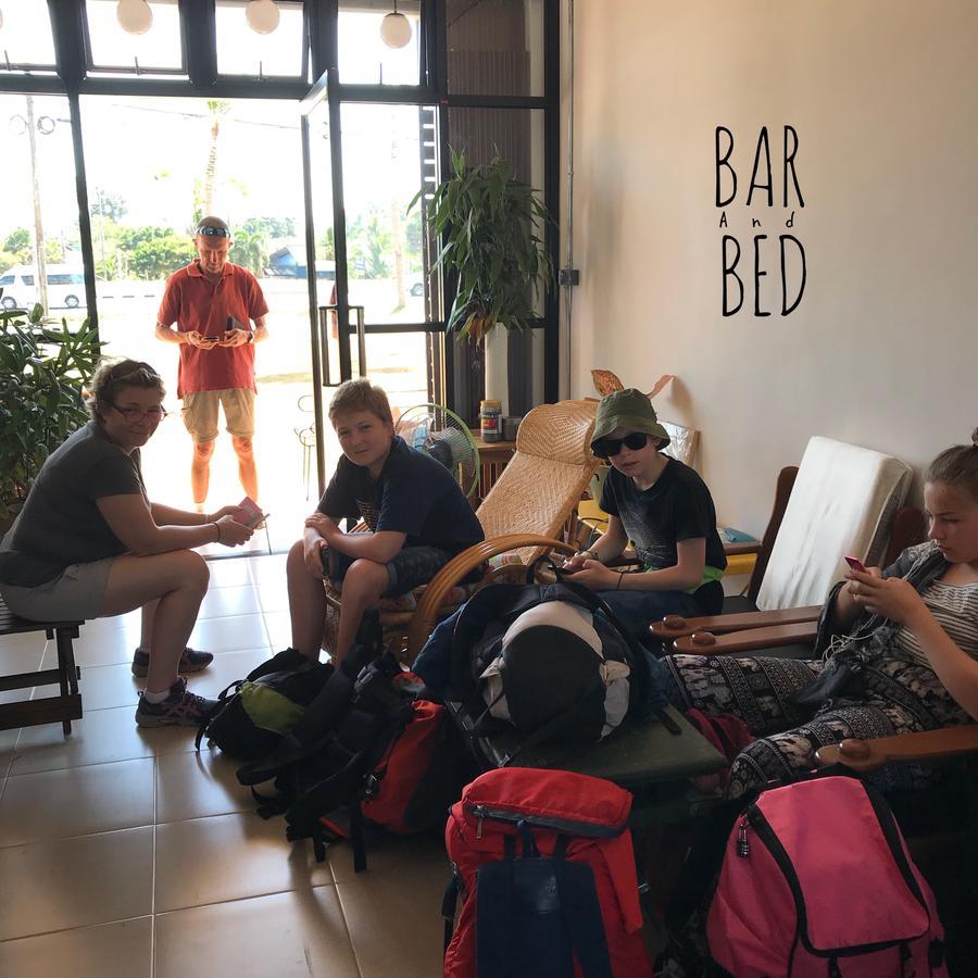 Barandbed Urt Vandrerhjem Surat Thani Eksteriør bilde