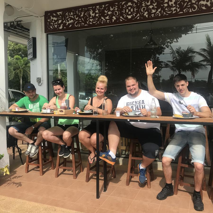 Barandbed Urt Vandrerhjem Surat Thani Eksteriør bilde
