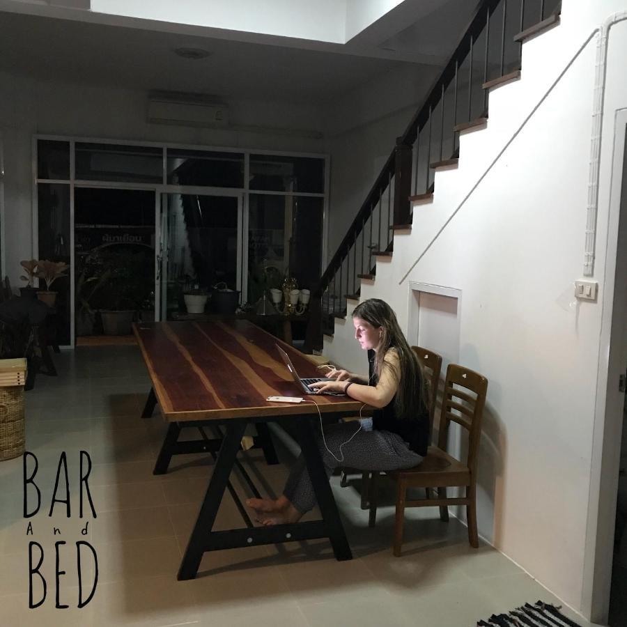 Barandbed Urt Vandrerhjem Surat Thani Rom bilde